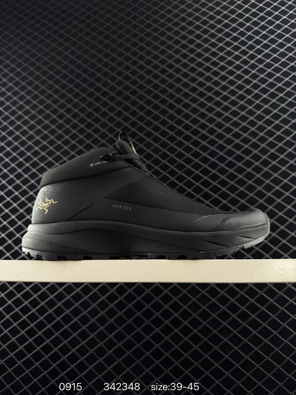 240 公司级✅Arcteryx始祖鸟 NORVAN SL GTX 覆盖防水 低帮户外登山徒步鞋 特有的独立衬垫 穿着更合脚 带有Gore-Tex防水内衬 提供透气性和防风雨性能 同时内靴带有橡胶平底