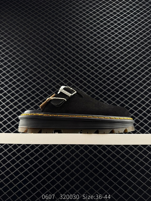 150 Dr.Martens马丁 舒适时尚包头拖鞋 男女同款 黑色 货号：R11822202 尺码：36-44 编码：320030