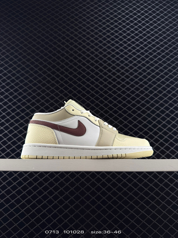 140 Air Jordan 1 Low "Team Good" 低帮 浅棕红 AJ1 乔丹1代 aj1 乔1 低邦 浅棕红棕褐 男女同款 乔丹篮球鞋系列 整体是高级皮革质感，深浅不一的棕色与米色相互