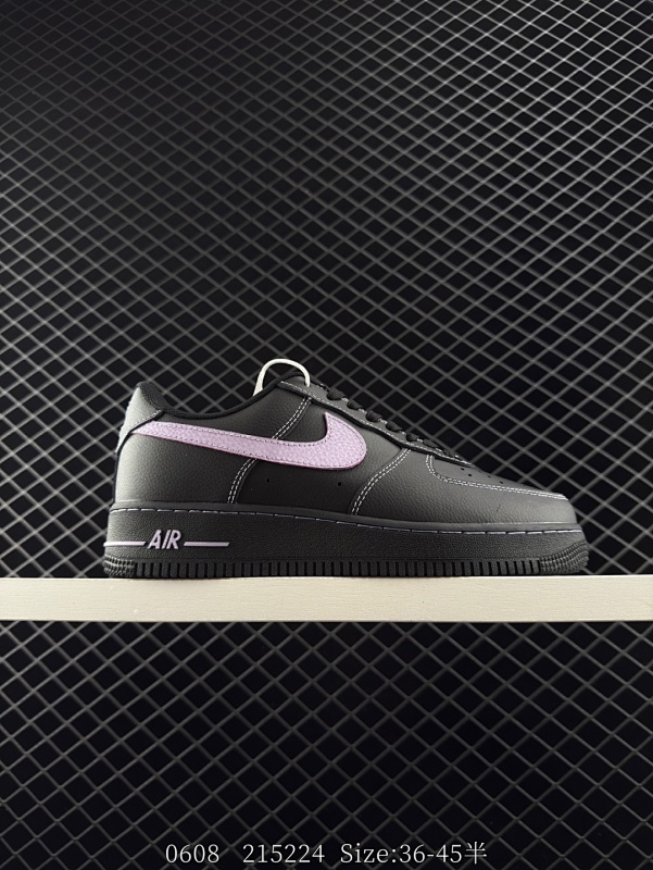 120 Air Force 1 '07 Low 黑紫 原楦头原纸板 打造纯正空军版型 #专注外贸渠道 全掌内置蜂窝气垫 #原盒配件 原厂中底钢印、拉帮完美 官方同步上架 货号：HQ2037-001 S