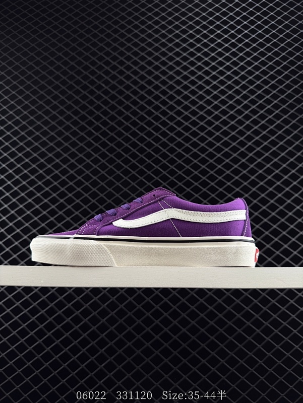 100 Vans Sk8-Low Reissue SF帝王紫 骚里骚气的“澎湃紫”脚感依旧，SF的鞋垫从来不会失望！穿起来真的超级！ SIZE：35-44（ 带半码） 编码：331120  详情