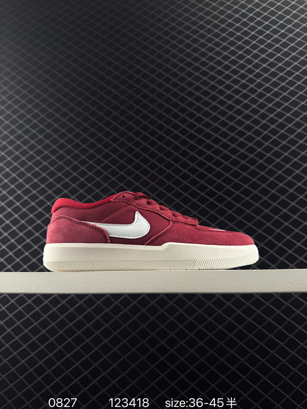 90 耐克 Nike SB Force 58 滑板板鞋是一款将前沿创新带入街头的单品，它具有硫化杯底，具有出色的耐用性和灵活性。使用帆布和绒面革，在饰面上放置通风口，它自始至终都融入了传统篮球风格，此