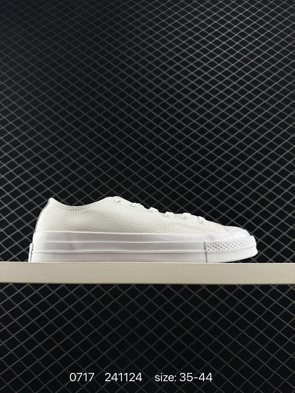 120匡威低帮/高帮超软皮面 converse 1970S 经典复古，荔枝纹奶油低爆款出货Converse Chuck 70s  超软荔枝纹皮面 欧阳娜娜同款，为了迎合匡威迷们能在这个季节穿上他们最爱