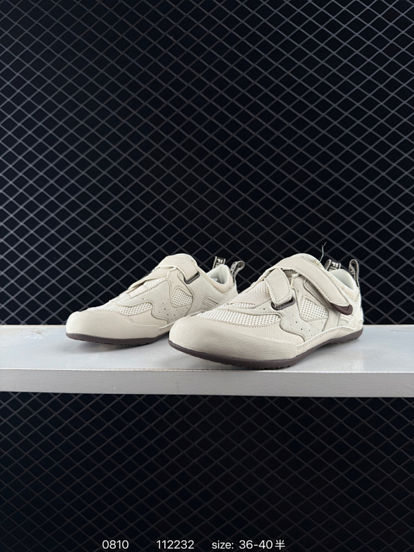 160 FILA FUSION斐乐 F12M532152FBF秋季新品街头运动休闲鞋！ 货号：F12M532152FBF 编码：112232 Size:如图  详情          ¥ 160