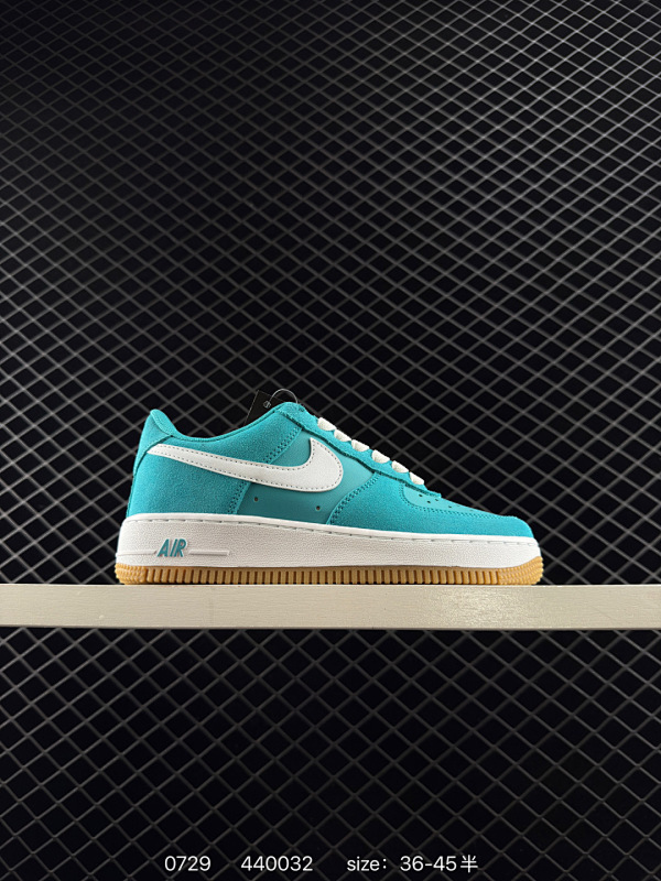 160 Nike Air Force 1 Low 空军一号低帮运动休闲板鞋 原楦头原纸板 打造纯正空军版型 专注外贸渠道 全掌内置蜂窝气垫 原盒配件 原厂中底钢印、拉帮完美   货号：IB6388 0