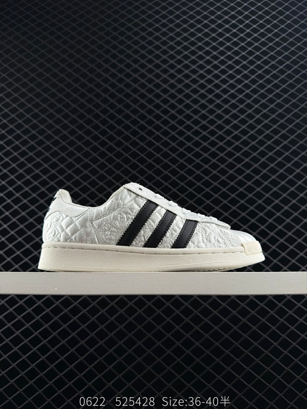 140 Adidas/阿迪达斯 升级原楦原纸版开发，采用缝线丝绸布鞋面材质，2020改良全包围鞋垫，正确2020版鞋底模具及扇贝头盖片❗浪漫革新!阿迪达斯携手中国时装设计师/胡颖琪Caroline H