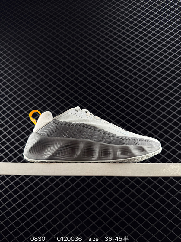 180 公司级✅HYEIN SEO x  Nike Ava Rover Ava Rover 联名鞋 该鞋款采用流线型轮廓设计，鞋面结合 TPU 网格支撑结构，中底搭载 ReactX 泡棉材质，外底为