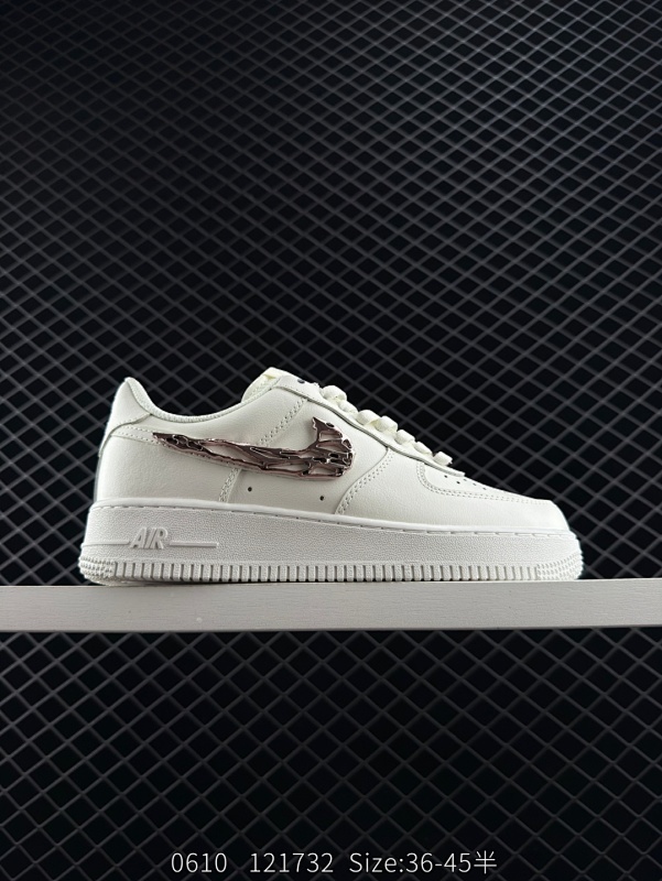 160 耐克Nike Air Force 1 Low  空军一号 AF1 2025年新款 小白鞋 低帮百搭厚底增高休闲运动板鞋。柔软、弹性十足的缓震性能和出色的中底设计，横跨复古与现代的外型结合，造就