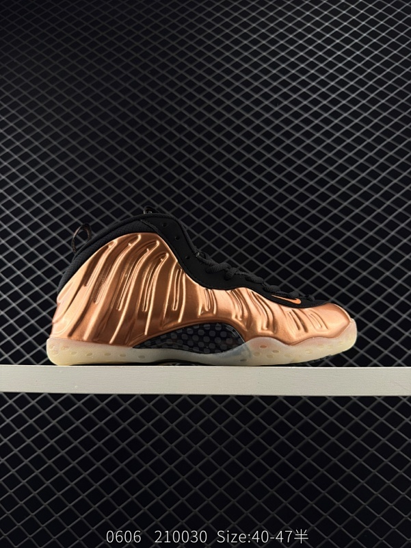 150 Nike Air Foamposite One "Metallic Copper" 耐克 哈达威 铜喷 喷泡 整体采用铜色造型装扮示人，搭配黑色皮质鞋领，鞋带孔周围为黑色皮质包边装饰。带有标志