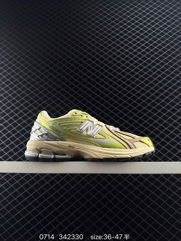 150 新百伦New Balance 1906系列 休闲鞋 #采用轻质牛剖革拼接透气网眼衬垫织物鞋面材质 T-Beam大底提供足步弓支撑，保持步态稳定 后跟搭载外露缓震胶 尺码：36 37 37.5