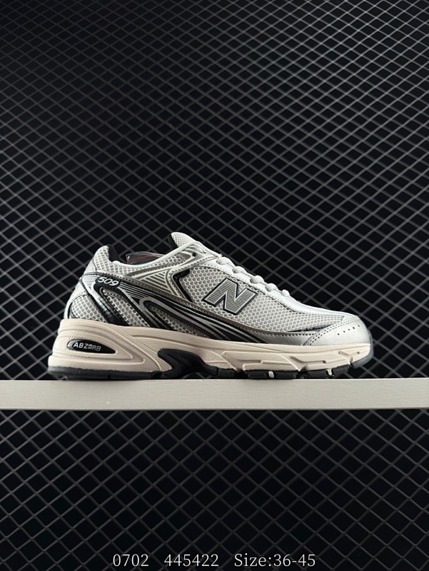 110 New Balance NB509 经典复古舒适百搭低帮休闲跑步鞋 以建筑解构与自然冰裂为灵感，重塑经典509跑鞋轮廓。鞋面采用大孔网眼面料拼接，搭配冰裂纹理染色工艺。Flytefoam中底兼