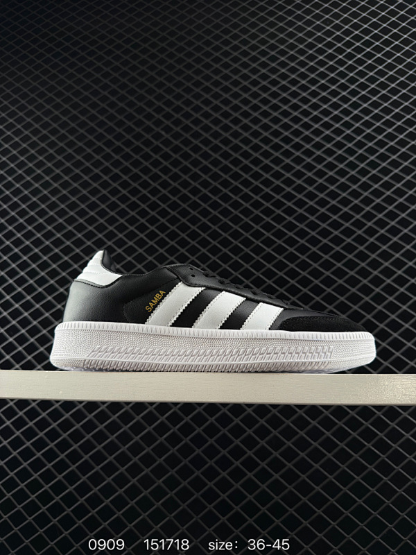 90 Adidas Samba XLG Low 阿迪达斯 低帮 厚底黑白 舒适百搭潮流防滑耐磨低邦板鞋男女同款 延续OG经典设计风格，重塑黑白经典配色。经调校过后的廓形比例，升级宽松舒适度，轻松彰显新