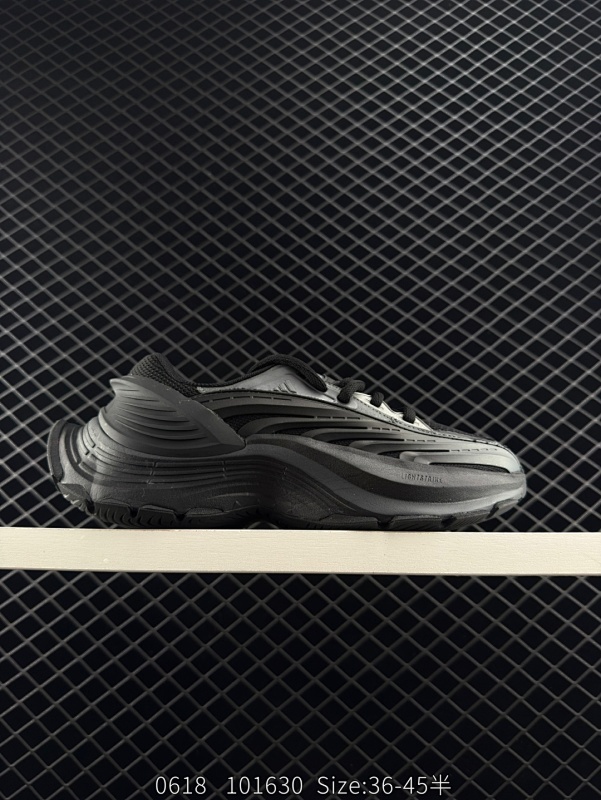 150 Adidas Vento XLG MTW 宽底舒适防滑缓震低帮跑步鞋 颠覆传统，创新科技和独特设计，释放潜能 超宽大底设计，提高稳定性和支撑力 采用最新MTW中底科技，轻量回弹，有效缓震