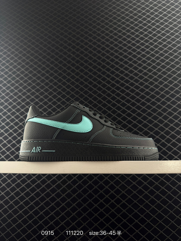 100 NIKE AIR FORCE 1‘07 原楦头原纸板 打造纯正低帮空军版型 专注外贸渠道 全掌内置蜂窝气垫  原盒配件 原厂中底钢印、拉帮完美  货号:HM9483-001 Size:36 3