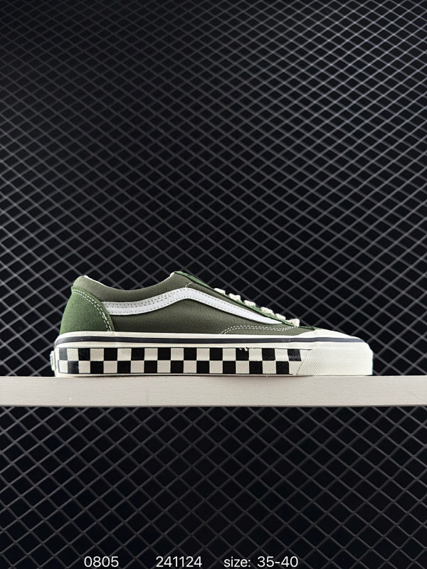 120  新款升级鞋型 万斯 可拆卸轻量化抗疲劳鞋垫 舒适升级，鞋头月牙包边设计 修饰脚型，极具光泽度的中底包边  还原复古配色 百搭洋气，男女同款 编码：241123  Size:35～40硫化半