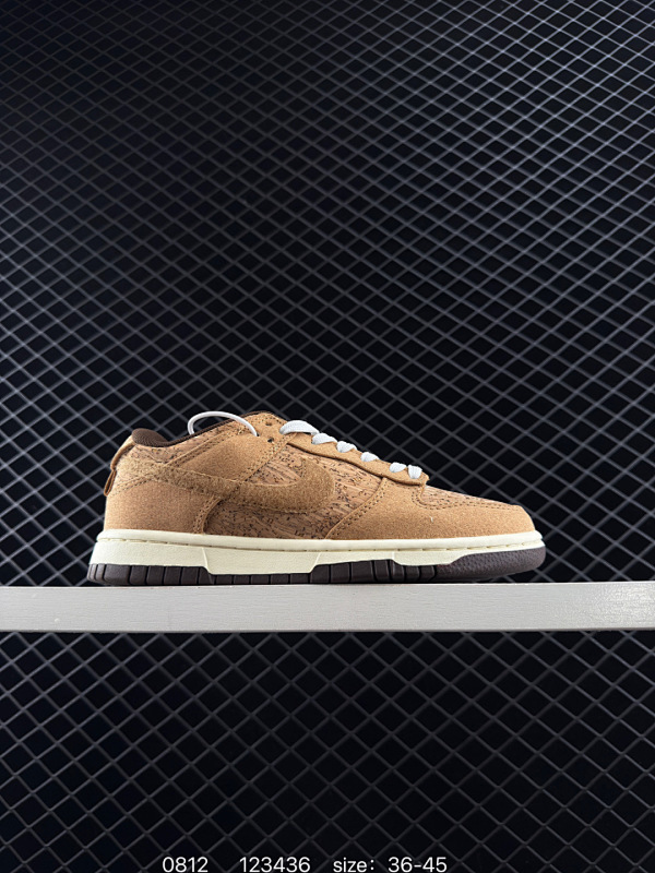 180  CLOT x Nike Dunk SP CN GCEL”Cork“ 20周年 联名款 经典外观与现代流行结合 低帮 板鞋 男女同款 软木塞 货号：FN0317-121 尺码：如图 编码123