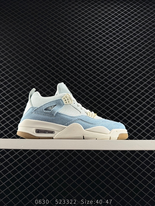 110 Air Jordan 4 Retro Denim "Worn Blue" 蓝灰牛仔 AJ4 乔丹4代 aj4 乔4 丹宁牛仔蓝灰 乔丹篮球鞋系列 这款球鞋采用浅色和深色牛仔材料的混合，并且还专