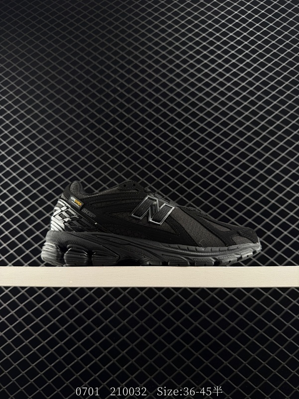 160 【公司级】新百伦 New Balance M1906系列 复古运动鞋单品宝藏老爹鞋款。作为NB最经典的档案鞋型之一，与2002一样，1906有着NB最成熟的技术加持和复古款式，而本次推出的版本