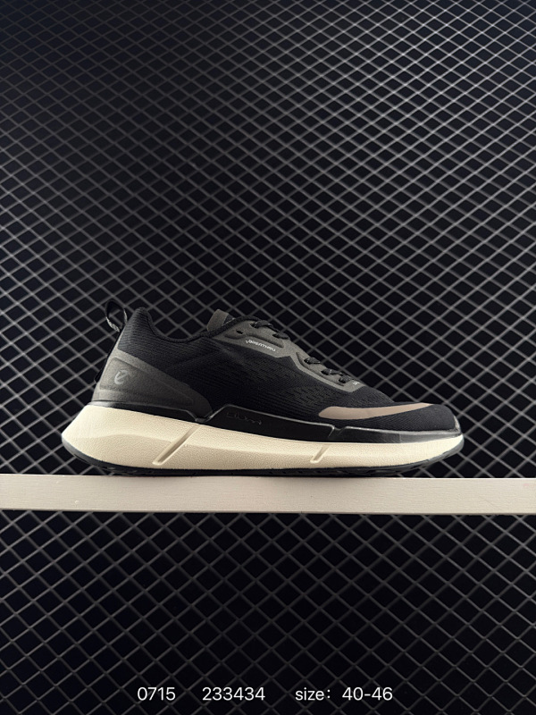 170 ECCO爱步 欧美奢品 采用ECCO家族工艺 完美抓地力 脚感舒适 耐磨防滑 轻便运动休闲鞋 货号：830754 60925 尺码：40-46 编码：233434