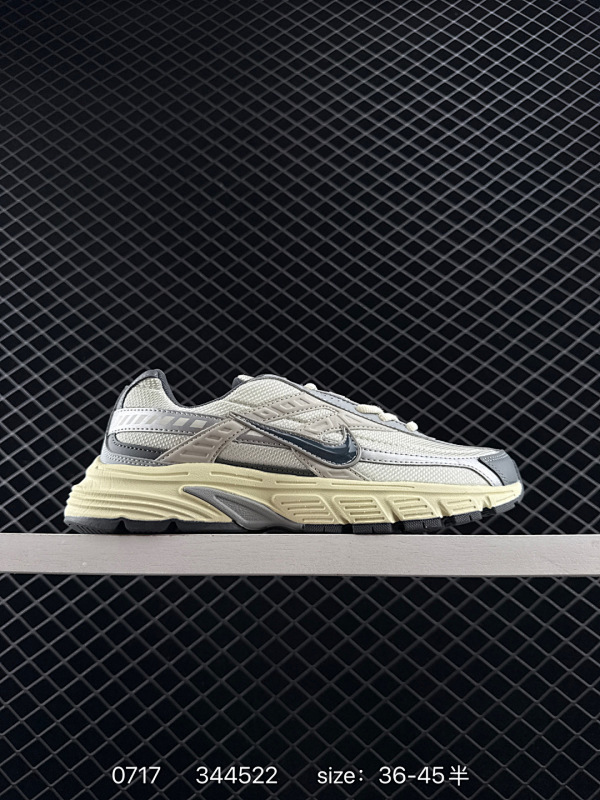 110  NIKE INITIAOR 复古单品 专为实现舒适畅跑而打造，Nike lnitiator跑步鞋采用透气鞋面，巧搭轻量中底，提供轻盈减震防护效果动态支撑减震防滑耐磨透气 低帮 休闲跑步鞋 货