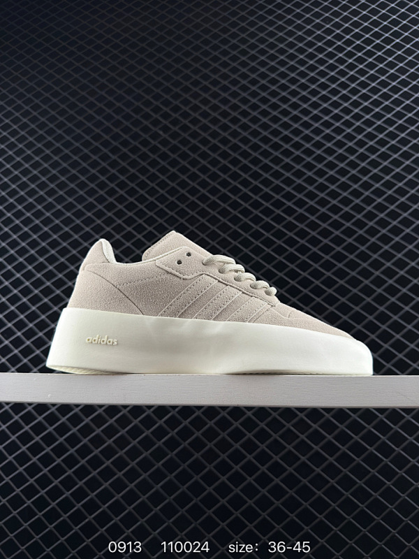 120  Ad Athletics 86 Lo x Fear OF God Fog 重磅联名鞋身依旧是走Fear of God一贯的简约设计路线，加粗鞋带以及抽绳细节，都体现出极强的辨识度。最为吸睛的