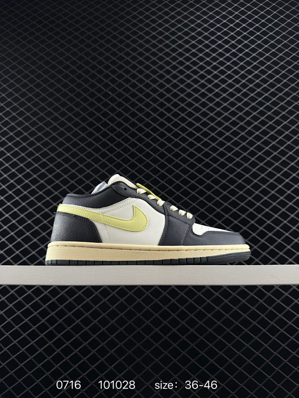 140 乔丹Air Jordan 1 乔丹篮球鞋男女运动鞋潮流板鞋 尺码：36 37 37.5 38 38.5 39 40 40.5 41 42 42.5 43 44 45  货号：HQ3009-00