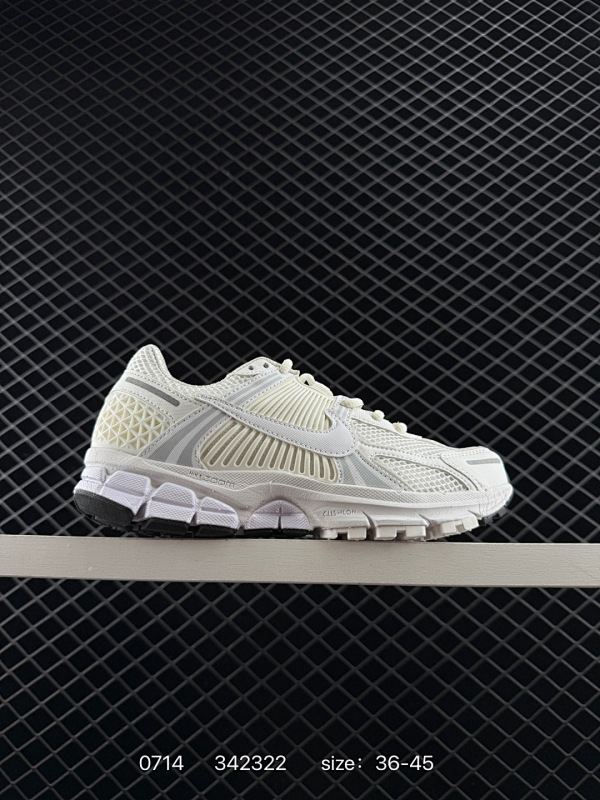 110 Nk Zoom Vomero 5 SP 佛莫罗5代系列经典复古休闲运动慢跑鞋  货号：FQ7079 尺码：看图所示 编码：105822